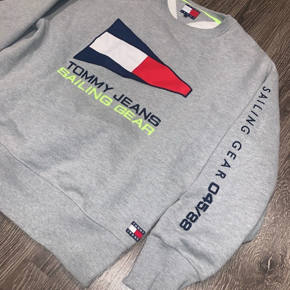 Tommy Hilfiger crewneck xl - Picture 2 of 4